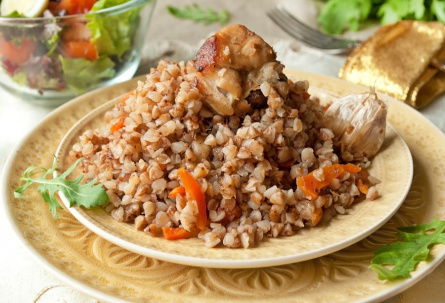 Гречка по-купечески с мясом и томатами